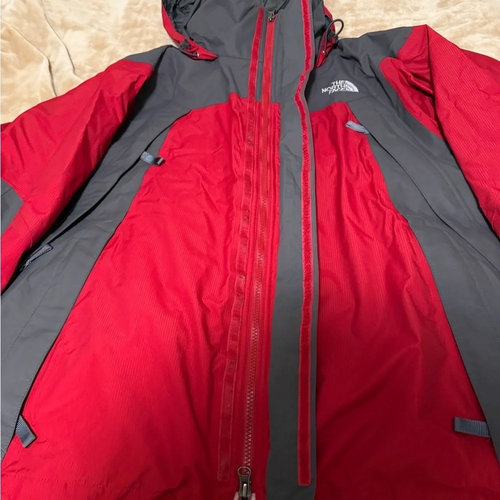 The North Face Summit Series Waterproof Red Gray Hooded Jacket Men’s Small